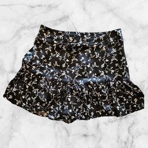 F21 SM Black and White Floral Ruffle Skort